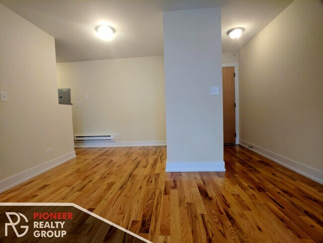 Photo - 557 W Arlington Pl Unit 301