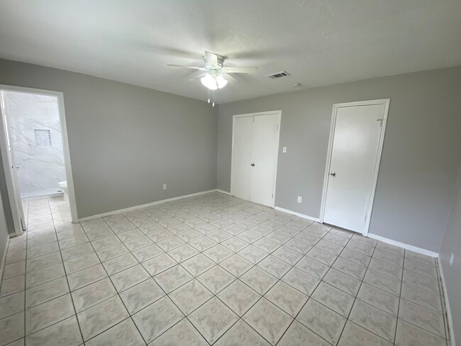 Photo - 12730 Labelle Ln