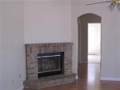 Photo - Roseville, Cresleigh Highlands, Near Galleria Mall, 4 Bed ,New Paint Gardner,