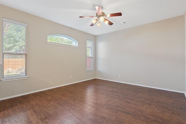 Photo - 10512 Wylie Dr