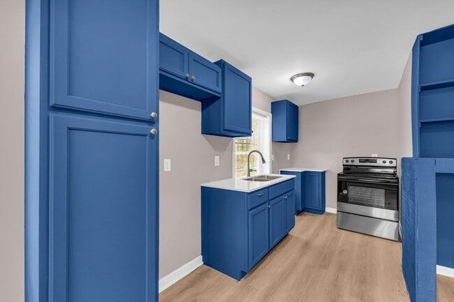 Photo - 597 Mary St SW