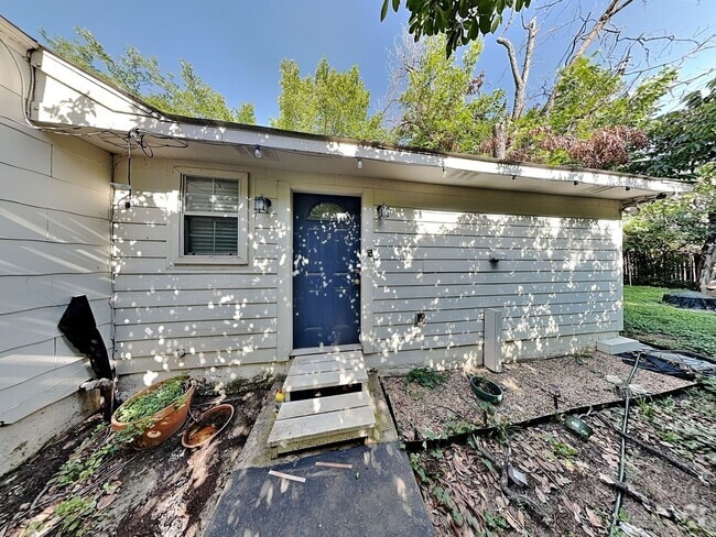 Building Photo - 3932 Locke Ave Unit 3932 Locke - Back House