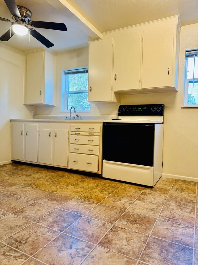 Photo - 1828 E Rockwell Ave
