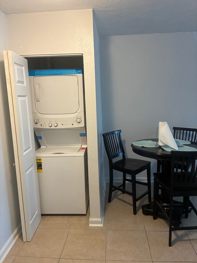 Photo - 2020C242 Unit 000