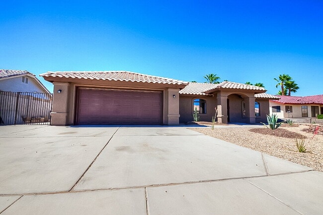 Photo - Beautiful 3-bedroom, 2-bath home in Yuma E...