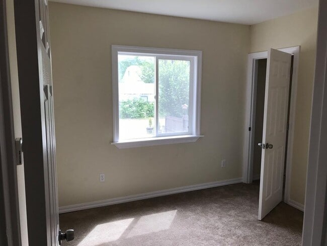 4021 Pacific Ave Unit B