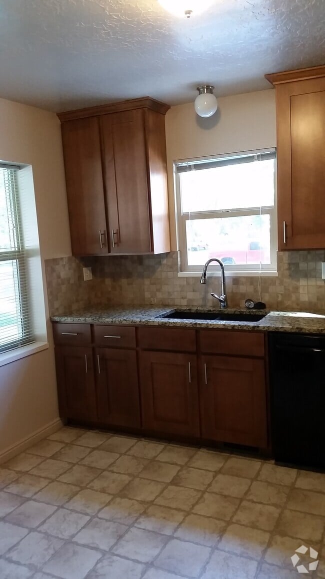 Building Photo - 996 Denver St Rental