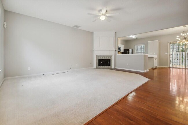 Photo - 4084 Howell Park Rd