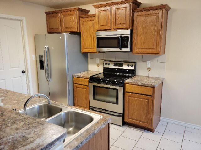 Kitchen - 6585 Westwood Village Drive