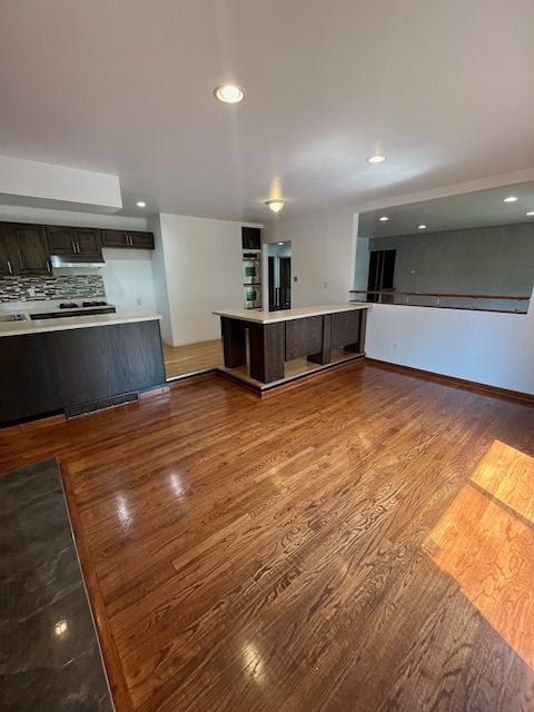 27030 Berkshire Dr