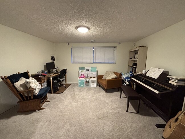 Photo - 125 W 8710 S