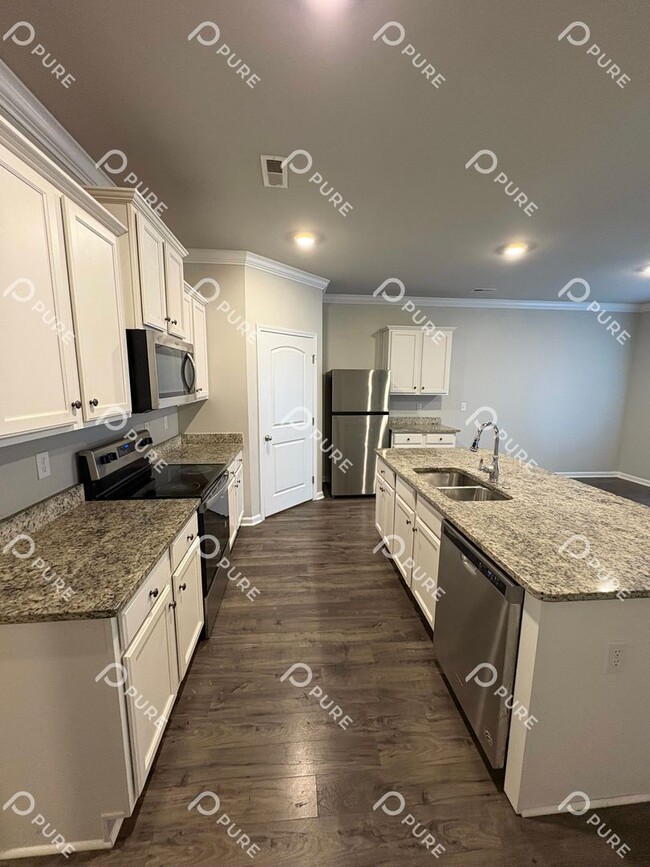 Photo - 14170 Lannister Ln