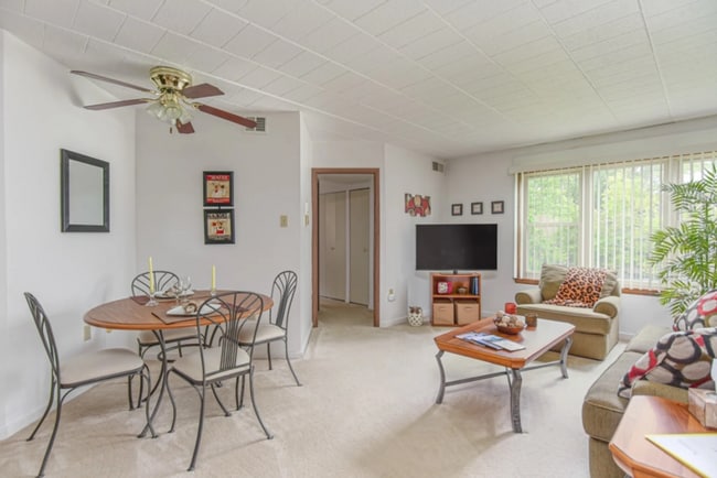 Photo - Summit Apartments - Latrobe, PA