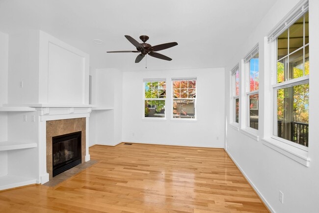 Photo - 1904 16th Ln NE