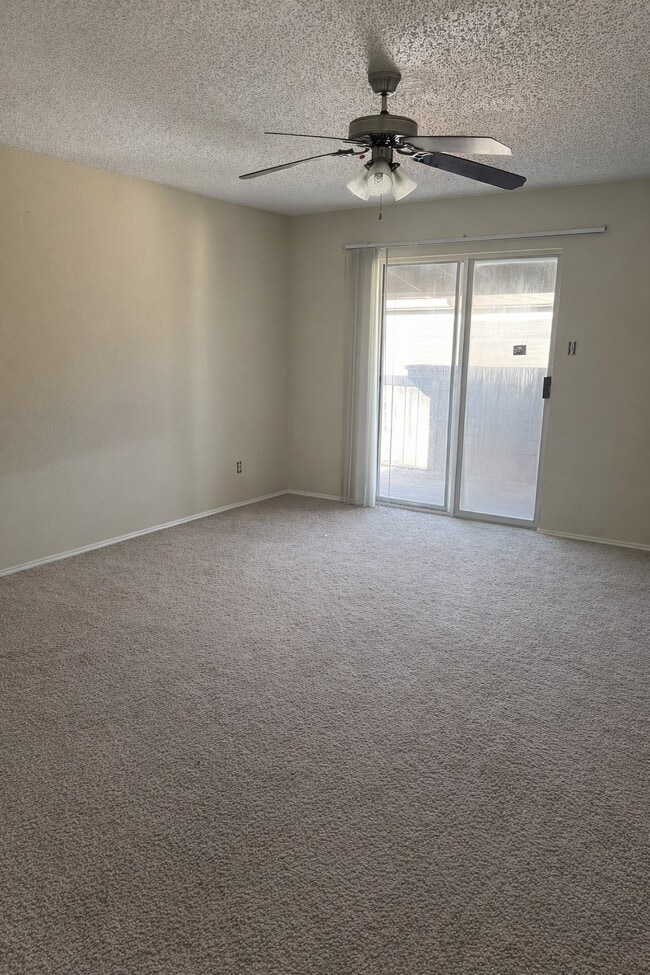 Photo - 5922 Westcreek St S