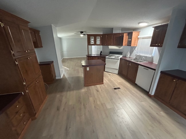 Photo - 1087 Deborah Ln