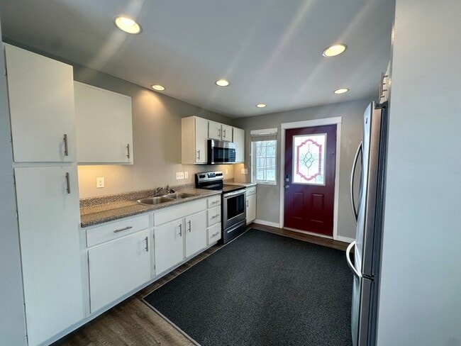 Photo - 2418 Wisconsin St SW