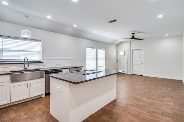 Photo - 614 E College St