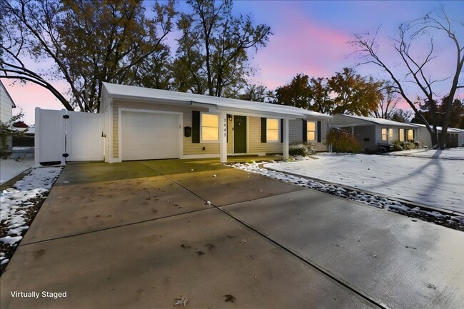 Building Photo - Charming 3-Bedroom Ranch in a Convenient L...