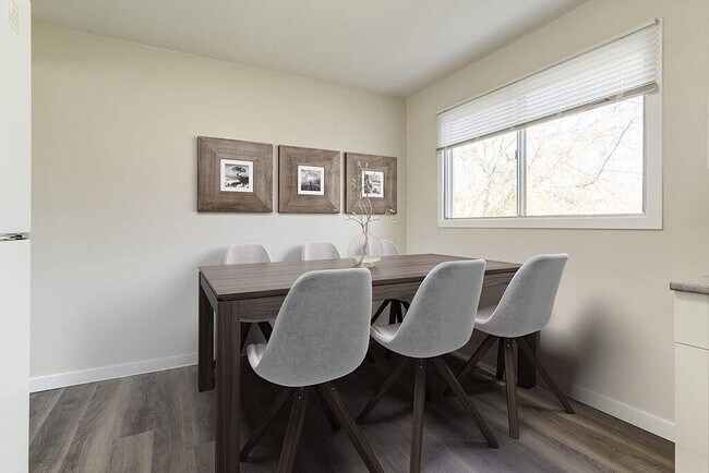 Photo - George Court