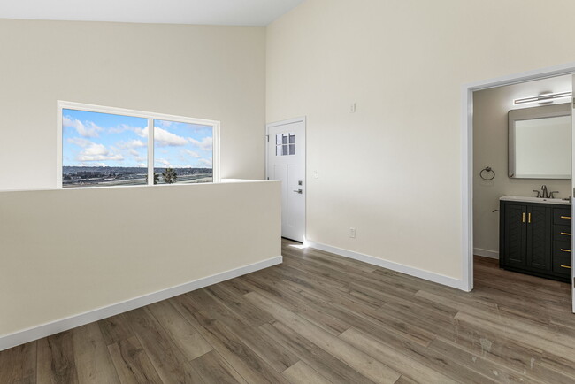Photo - 2717 Columbia St Townhome