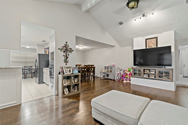 Building Photo - 1910 E Navaho Trail