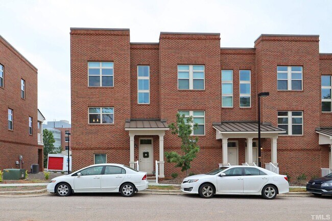 Photo - 1221 Twin Branches Way