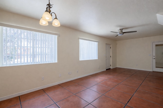 Photo - 1718 N 4th Ave