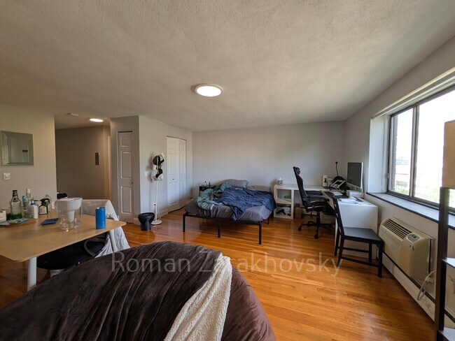 Photo - 226 Babcock St Unit 4C