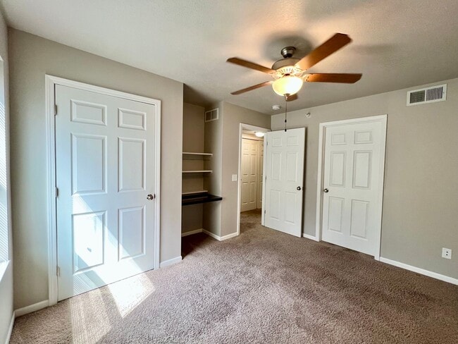 Building Photo - Pre-Leasing Now! Modern 2 Bed, 2 Bath – Ce...