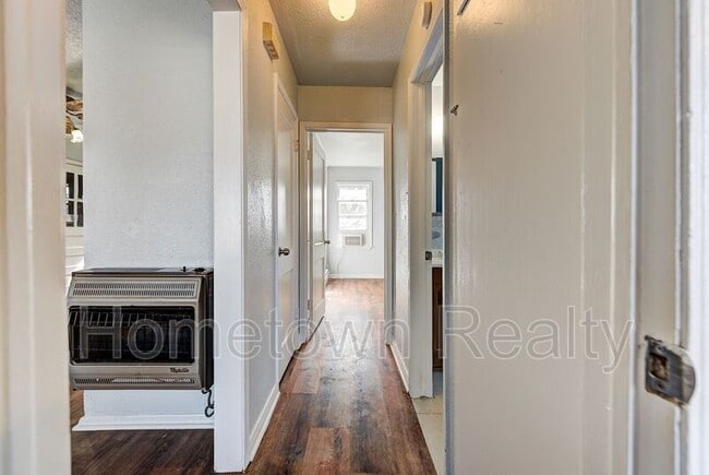 Photo - 412 Monroney Dr