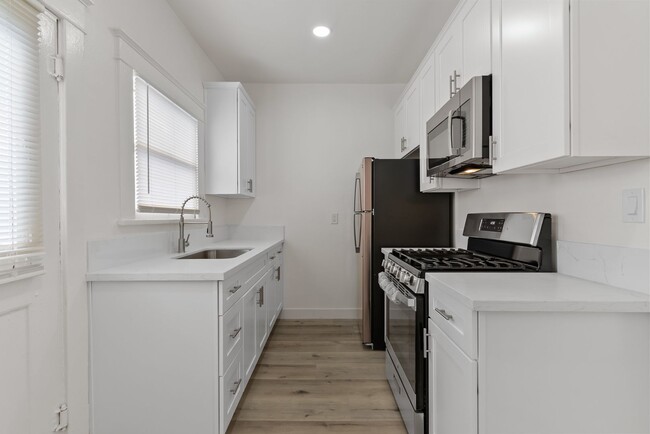 Photo - 1045 E 4th St Apartamento Unidad 08