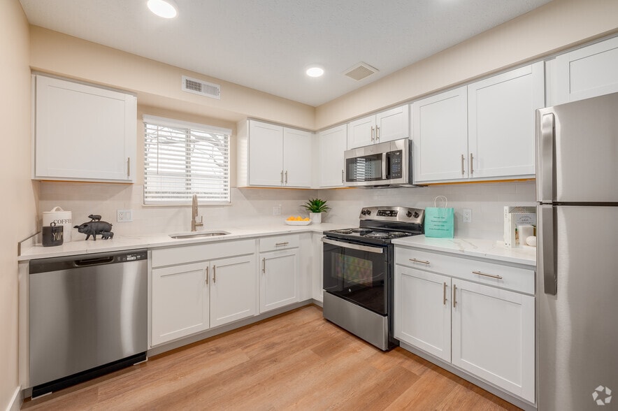 2BR, 2BA - 1,150SF - Kitchen