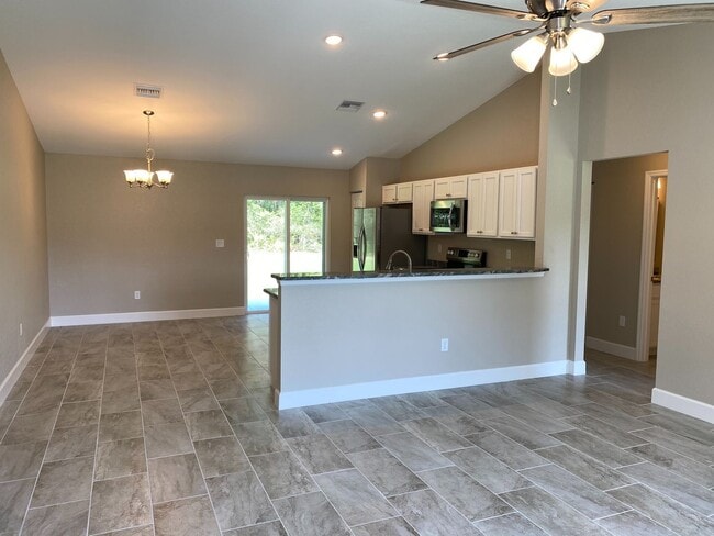 Photo - Desirable SW Ocala Neighborhood 3/2/2 **Wo...