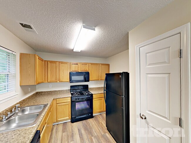 Photo - 831 Asbury Trail