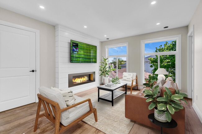 Photo - 487 Campbell Av Unit Main Floor