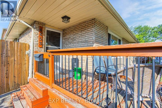 Photo - 4453 Meadowvale Dr