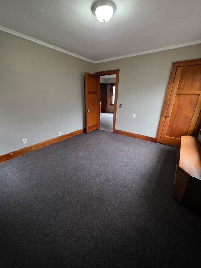 Photo - Huge 3 Bedroom Lower Duplex Unit Lower