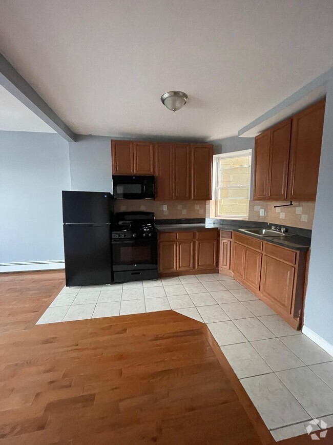 Building Photo - 554 Avenue C Unit 2B Rental