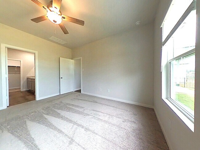 Photo - 523 Shoreview Dr