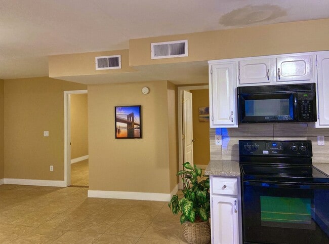 Photo - OPEN HOUSE ON coming $1695 3BR 2BA REMODELED HOUSE-TILE, GRANITE, ISLAND, REMODELED