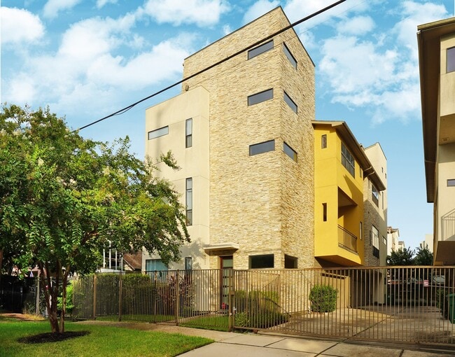 Building Photo - 4611 Austin St Unit C Rental