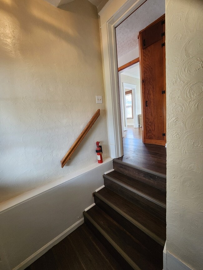 Photo - 1837 W 9th St