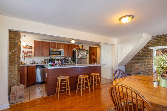 Photo - 2902 E Clay St Unit 1