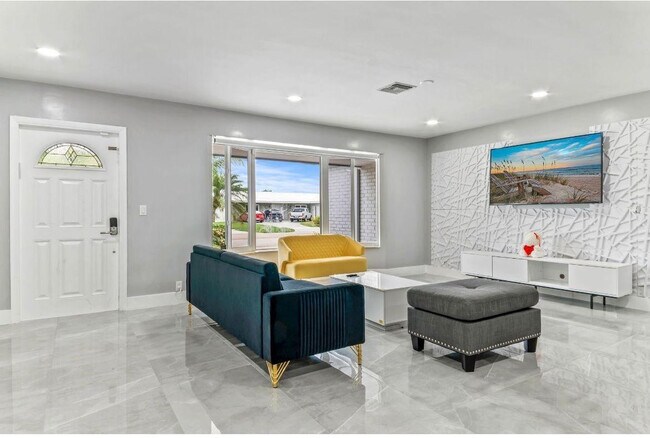 Photo - 4811 Hayes St