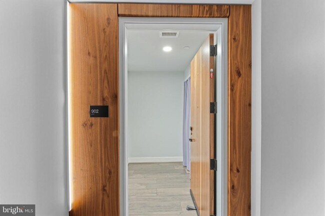 Photo - 1300 4th St SE Unit 902