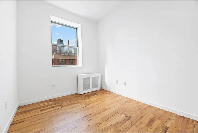239 W 63rd St Unidad 2A