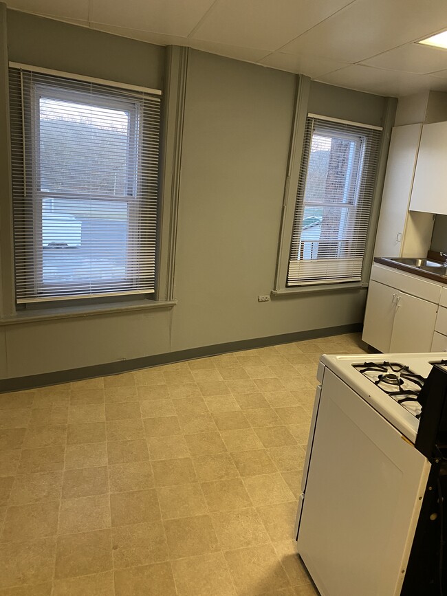 Photo - 8-6 Hanover Sq Unit Apartment A