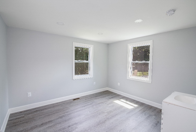 Photo - 9749 52nd Ave