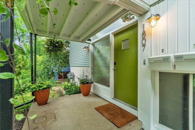 Photo - 1807 Fair St